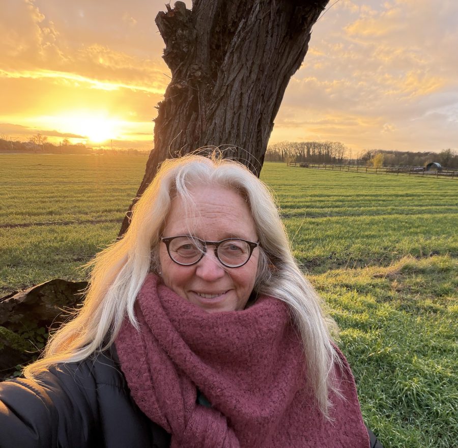 Christiane Lipus-Heinemann bei Sonnenuntergang